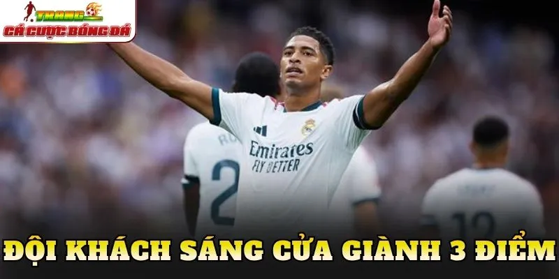 Đội khách sáng cửa giành 3 điểm